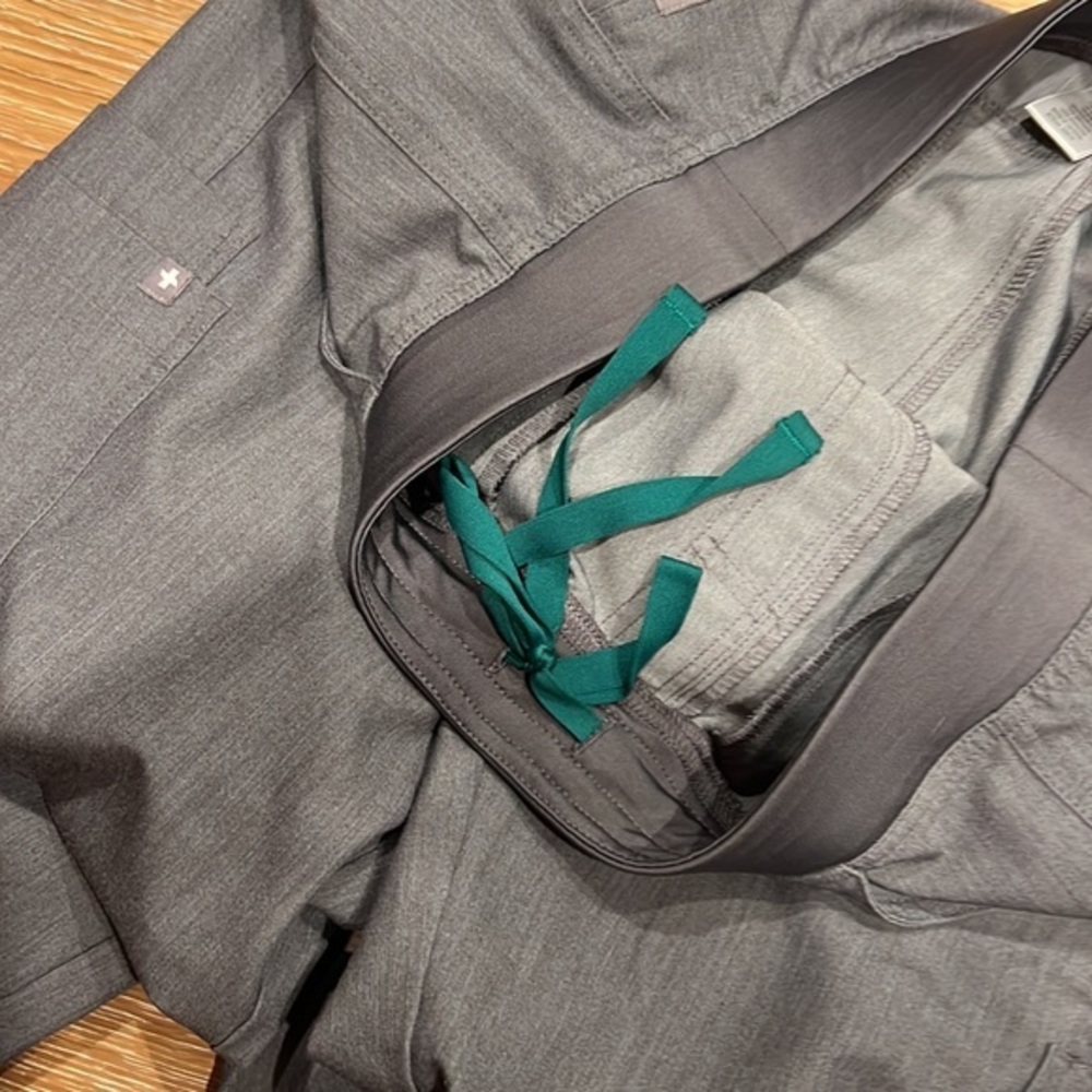 Figs Medium Technical Scrub Pants - image 6